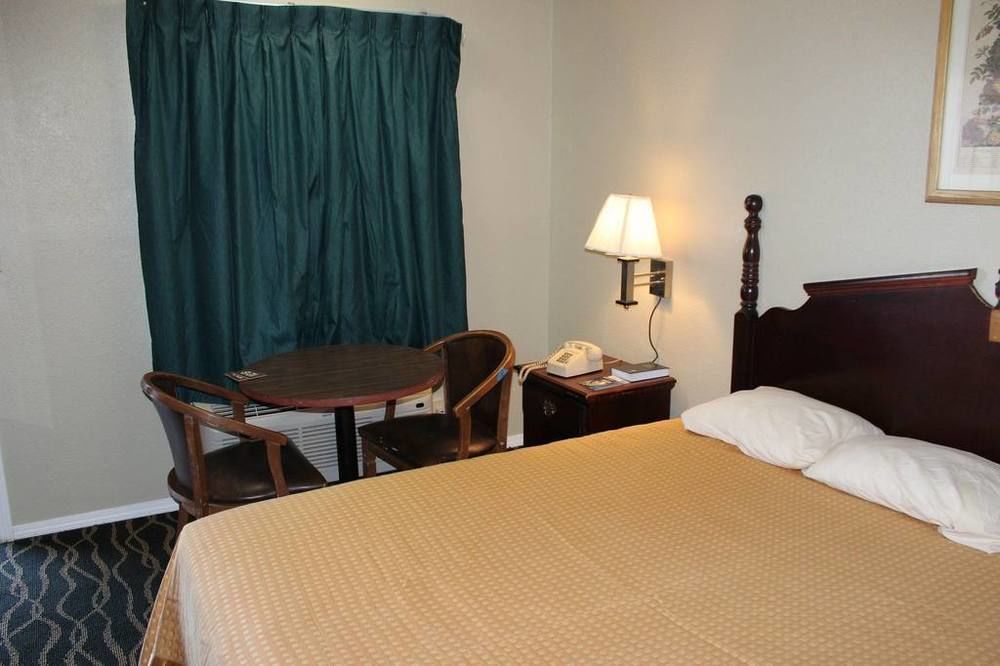 Budget Inn Muskogee Exterior photo